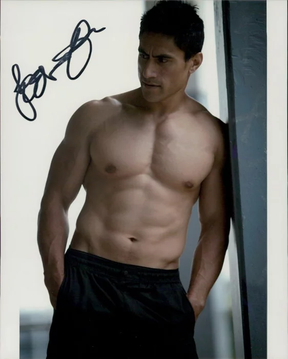 Joe Naufahu autograph