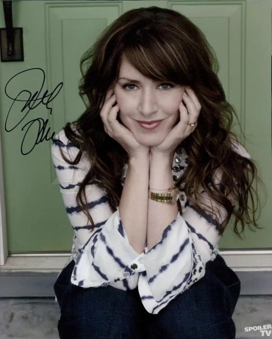 Joely Fisher autograph