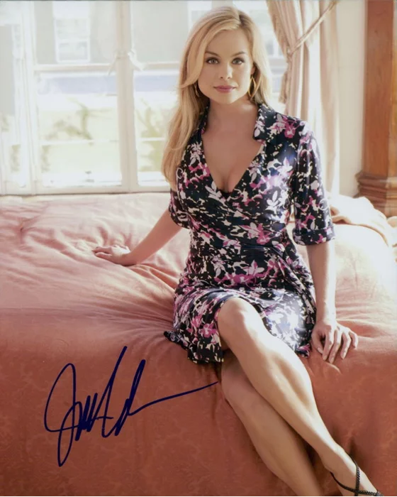 Jessica Collins autograph