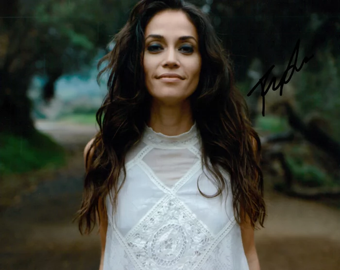 Fernanda Andrade autograph