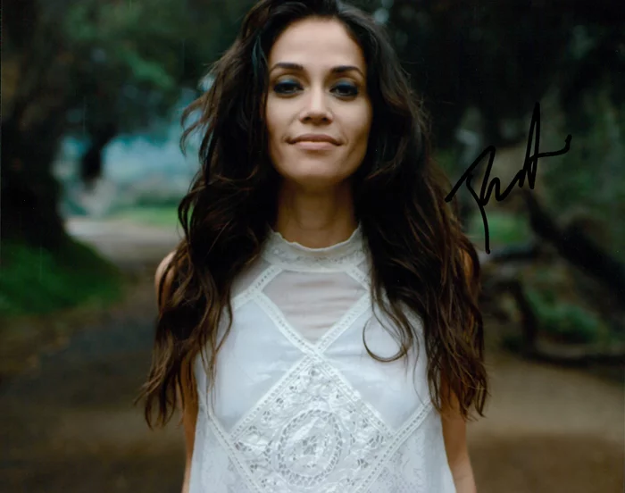 Fernanda Andrade autograph
