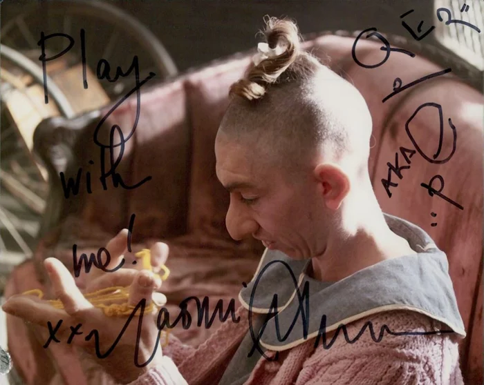 Naomi Grossman autograph