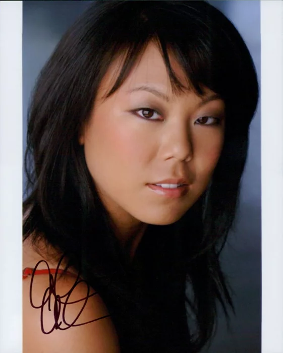 Ali Ahn autograph