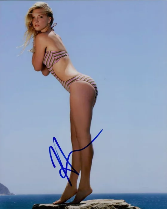 Heather Morris autograph
