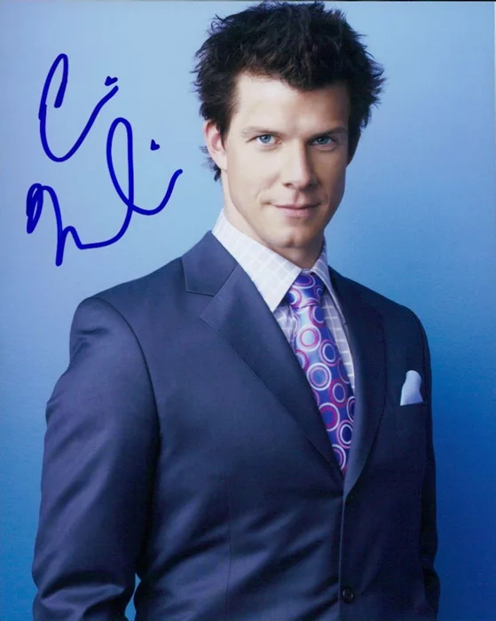 Eric Mabius autograph