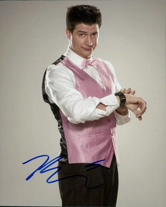 Ken Marino autograph