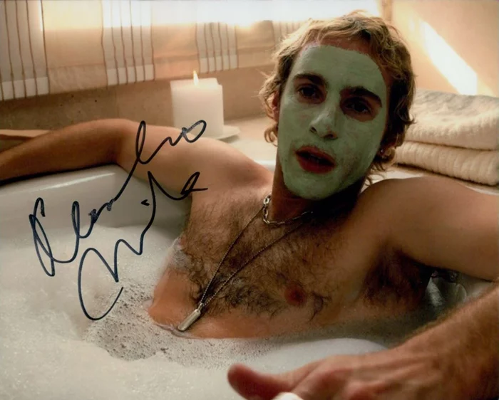 Alessandro Nivola autograph