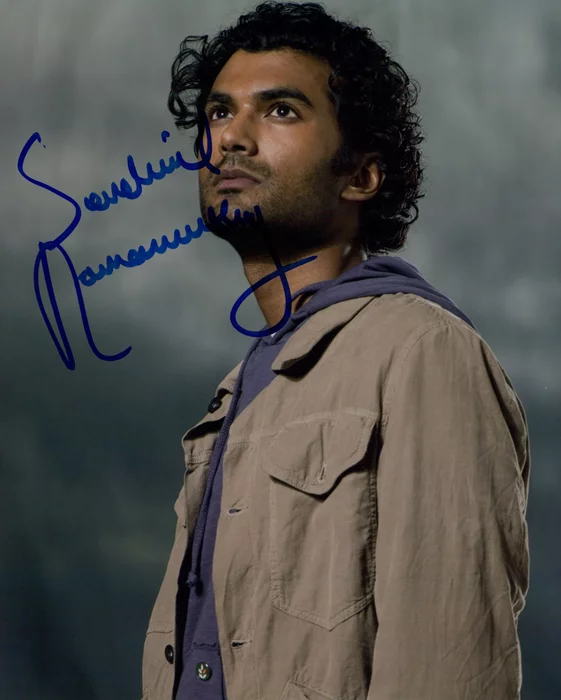 Sendhil Ramamurthy autograph