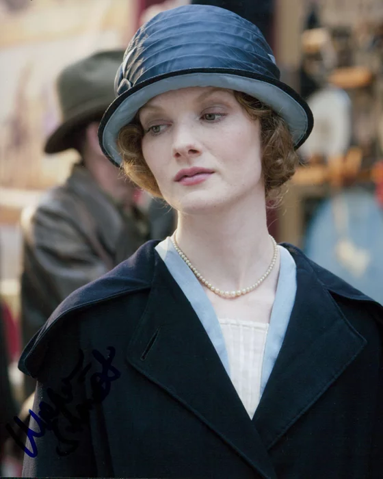 Wrenn Schmidt autograph