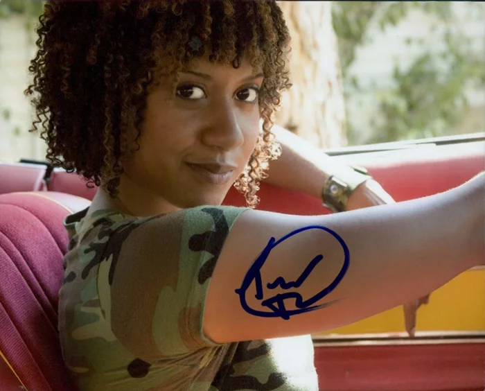 Tracie Thoms autograph
