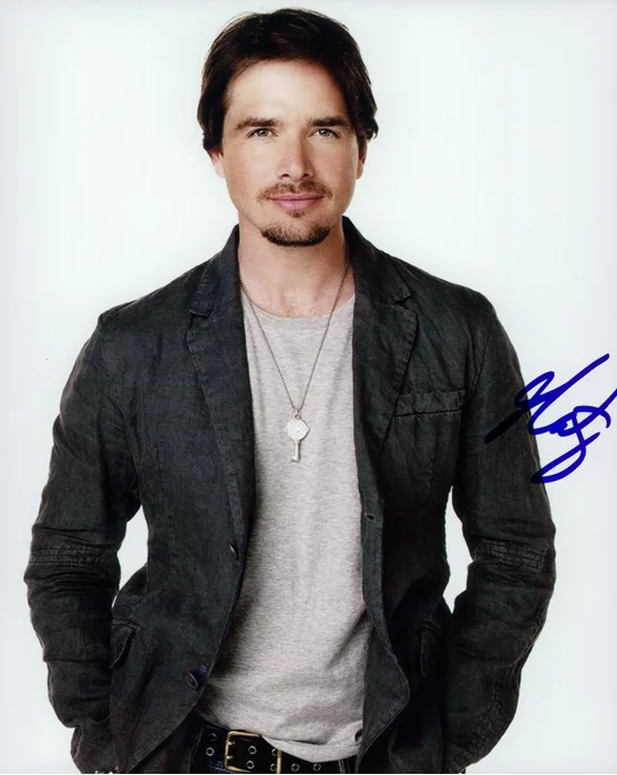 Matthew Settle autograph