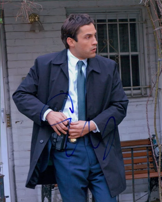 Enrique Murciano autograph