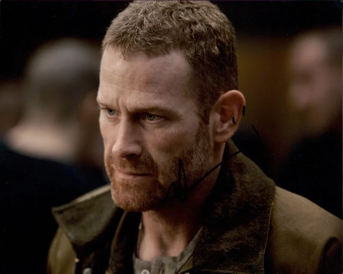 Max Martini autograph