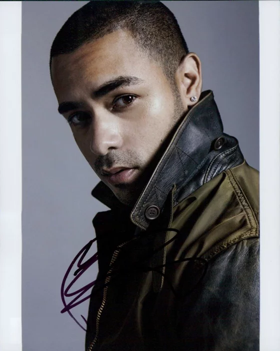Gabriel Chavarria autograph