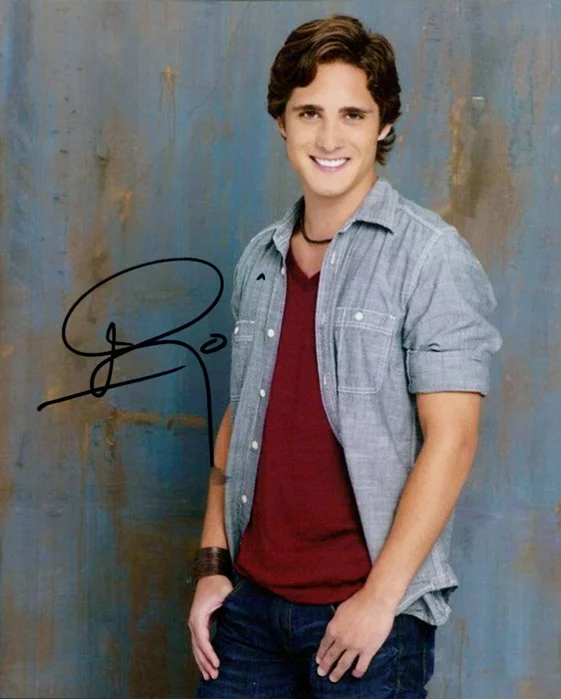 Diego Boneta autograph