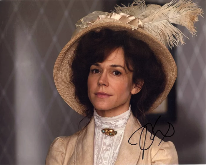 Frances O'Connor autograph