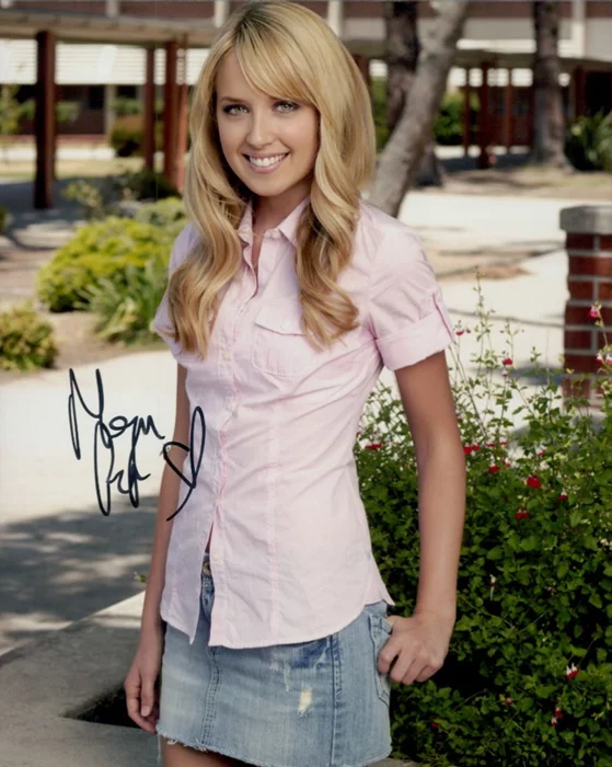 Megan Park autograph