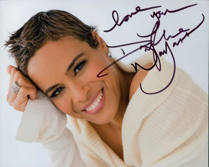 Daphne Wayans autograph