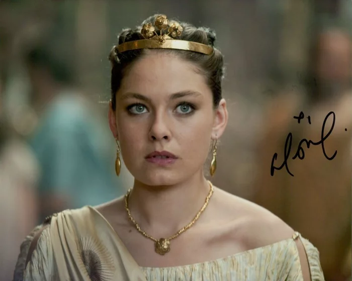 Alexa Davalos autograph