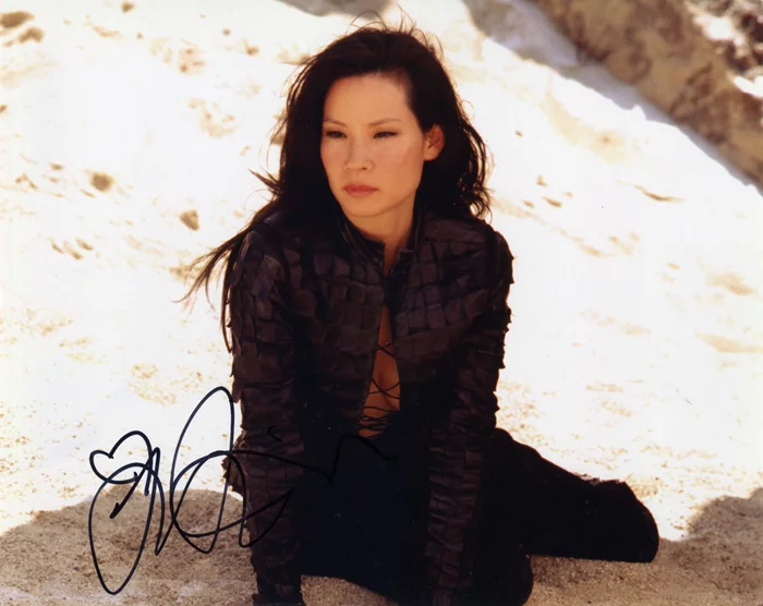 Lucy Liu autograph