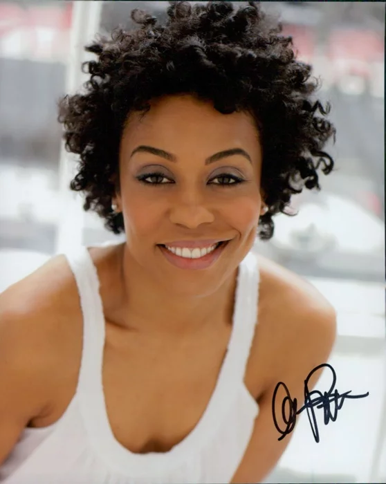 Karen Pittman autograph