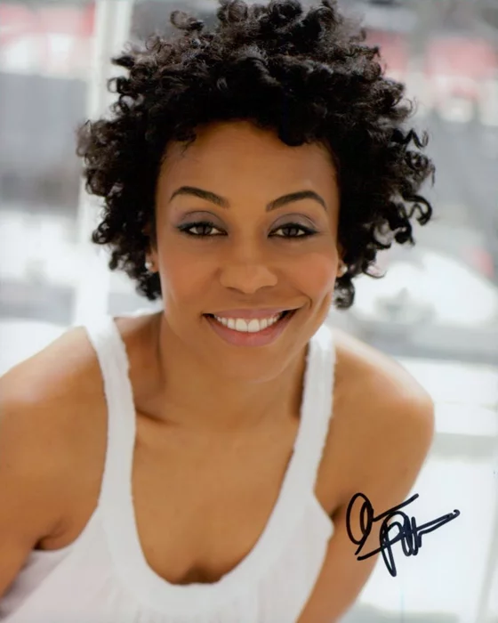 Karen Pittman autograph