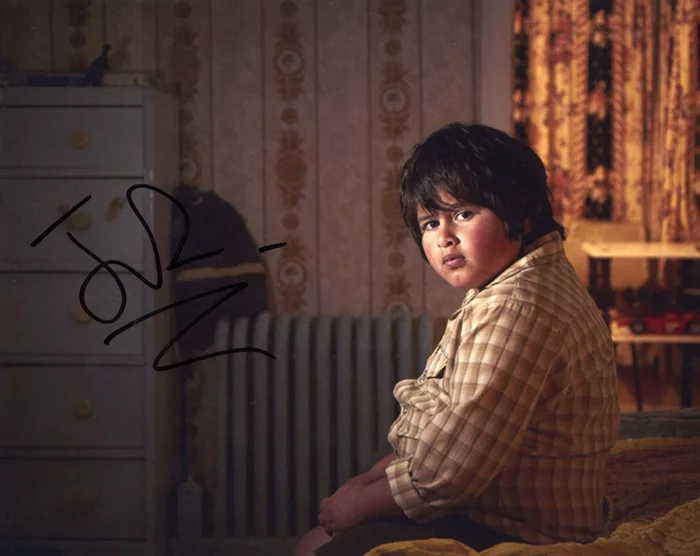 Julian Dennison autograph