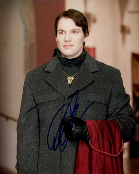 Daniel Cudmore autograph