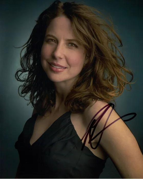 Robin Weigert autograph