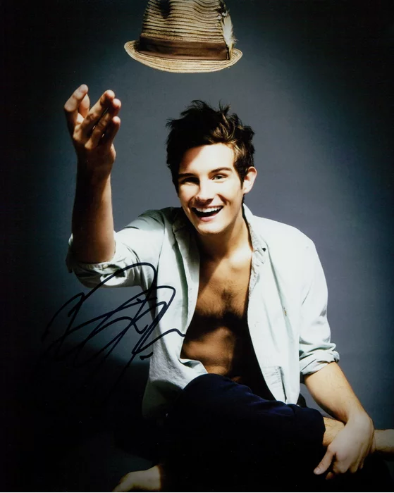 Nico Tortorella autograph