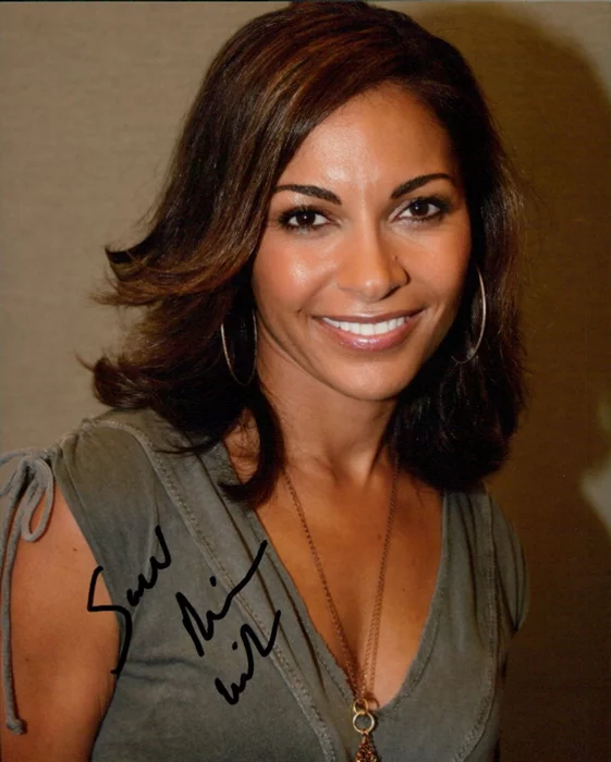 Salli Richardson autograph
