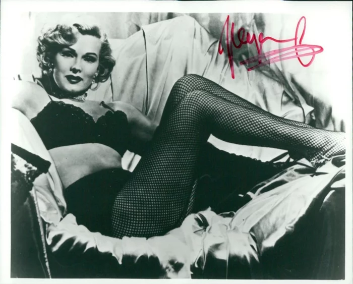 Zsa Zsa Gabor autograph