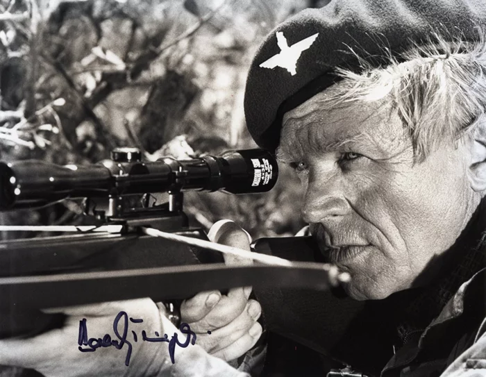 Hardy Kruger autograph