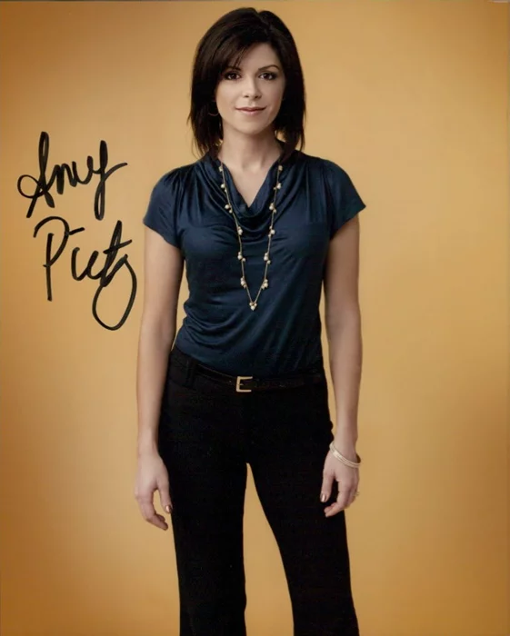 Amy Pietz autograph
