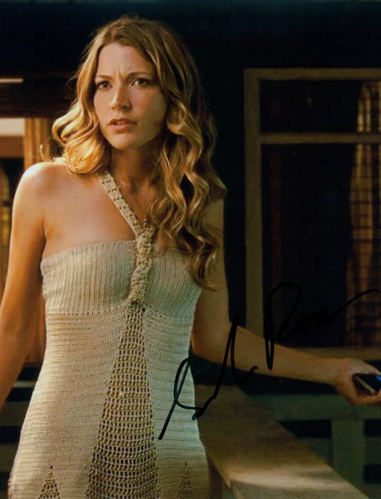 Sarah Roemer autograph