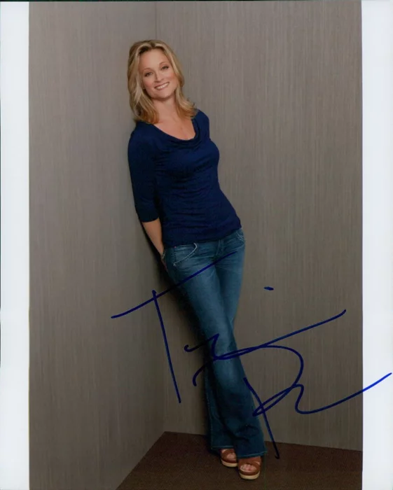Teri Polo autograph