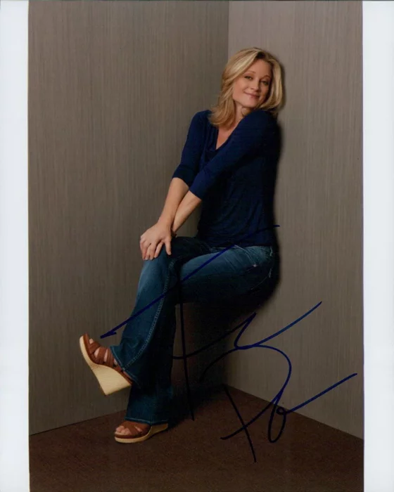 Teri Polo autograph