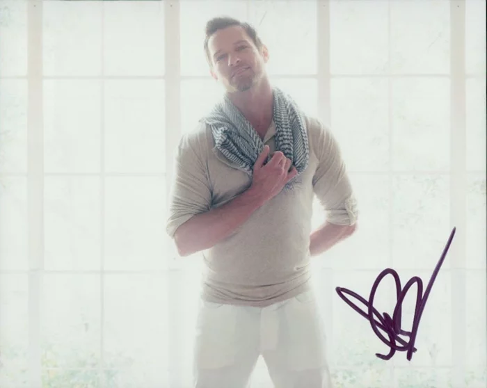 Ian  Bohen autograph