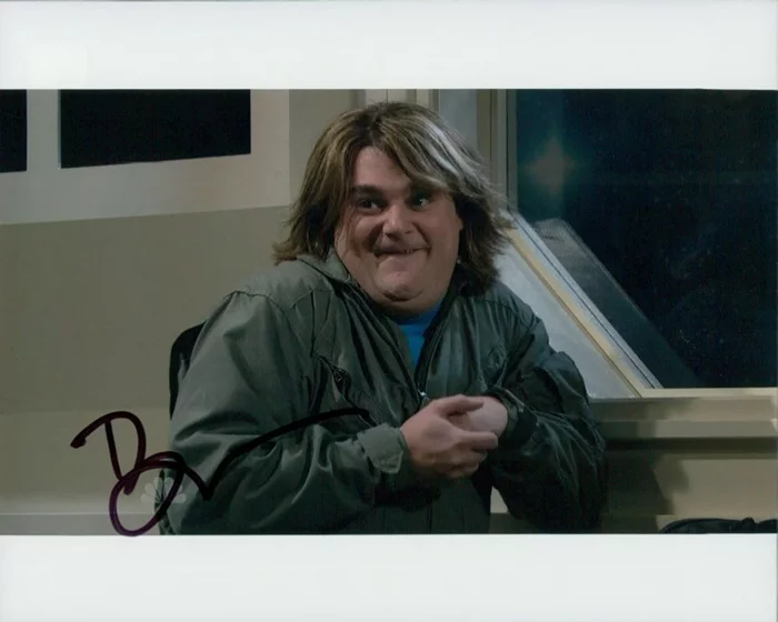 Bobby Moynihan autograph
