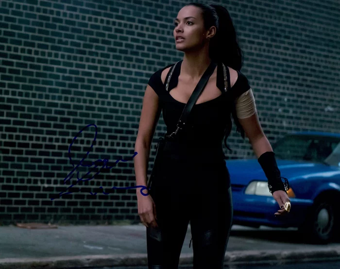 Jessica Lucas autograph