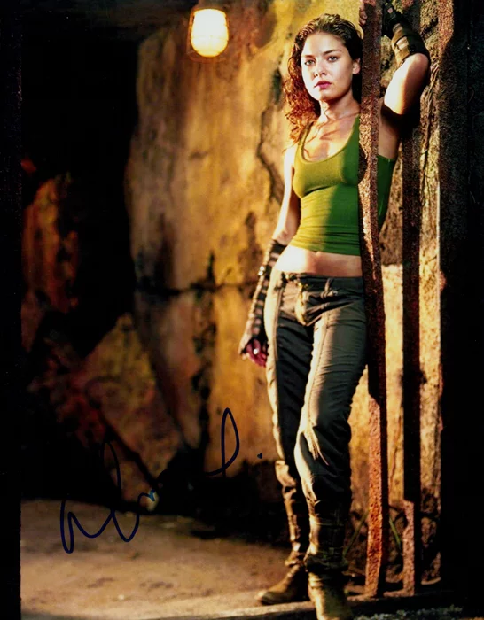 Alexa Davalos autograph