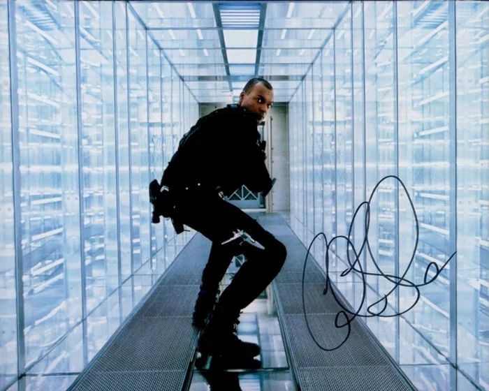 Colin Salmon autograph