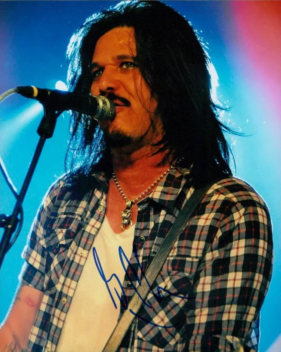 Gilby Clarke autograph