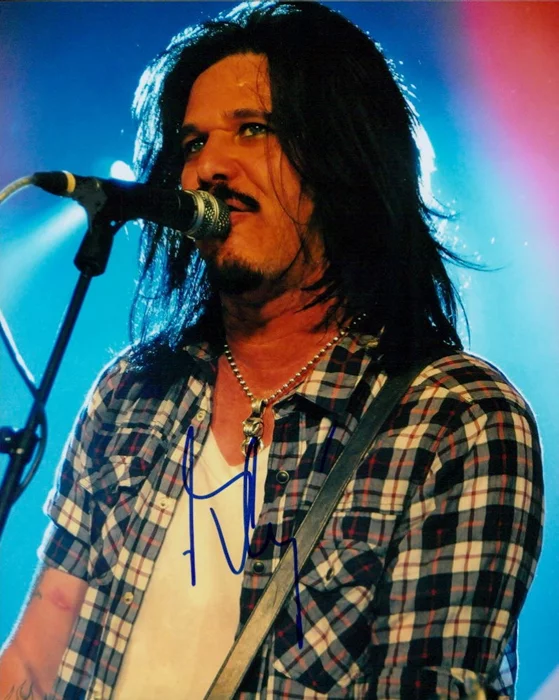 Gilby Clarke autograph