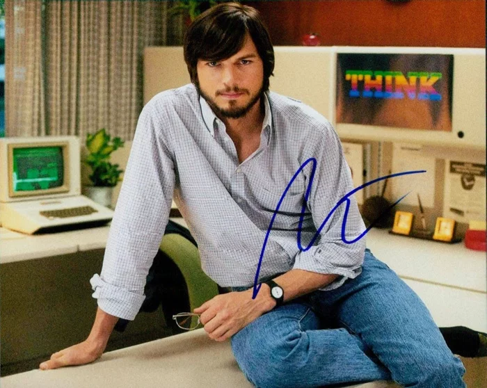Ashton Kutcher autograph
