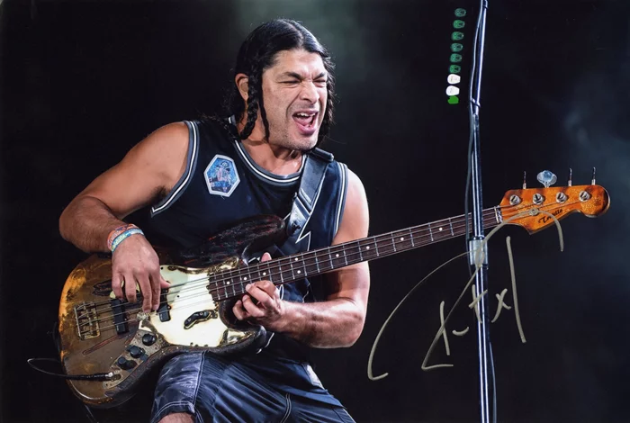 Robert Trujillo autograph