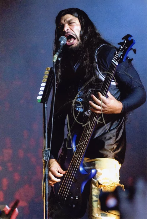 Robert Trujillo autograph