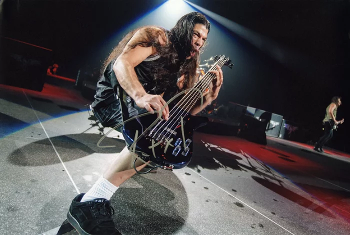 Robert Trujillo autograph