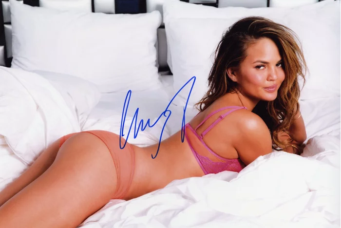Christine Teigen autograph