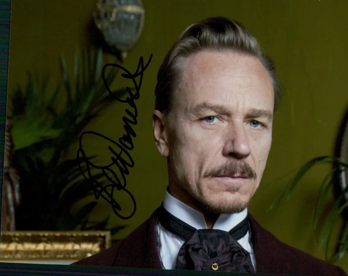 Ben Daniels autograph